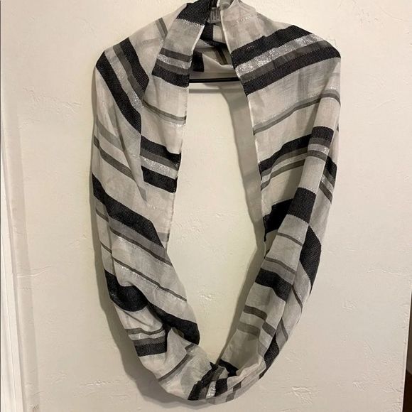 EUC Charming Charlie’s Infinity Scarf - Picture 1 of 3